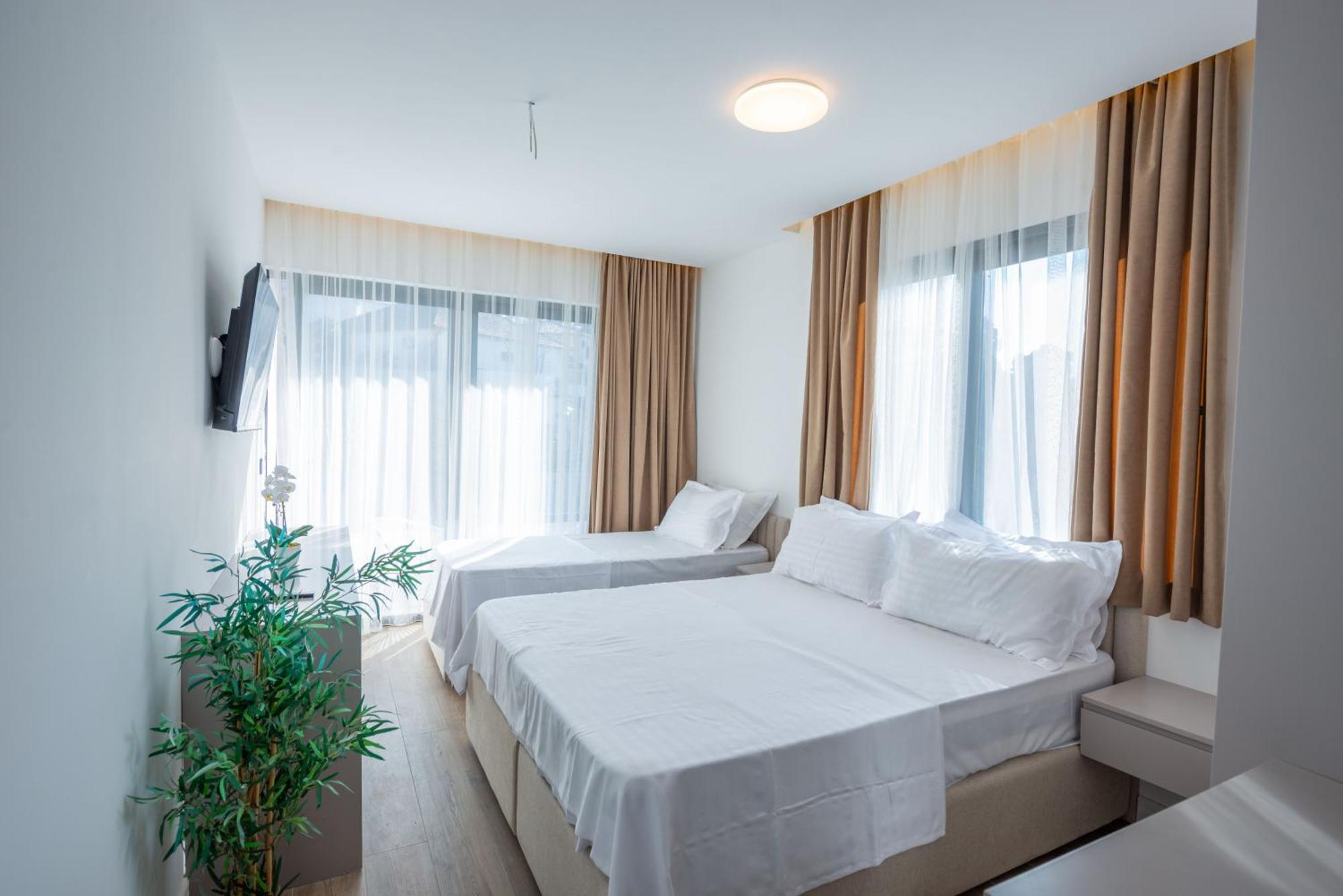 Botanica Boutique Hotel Ulcinj Buitenkant foto